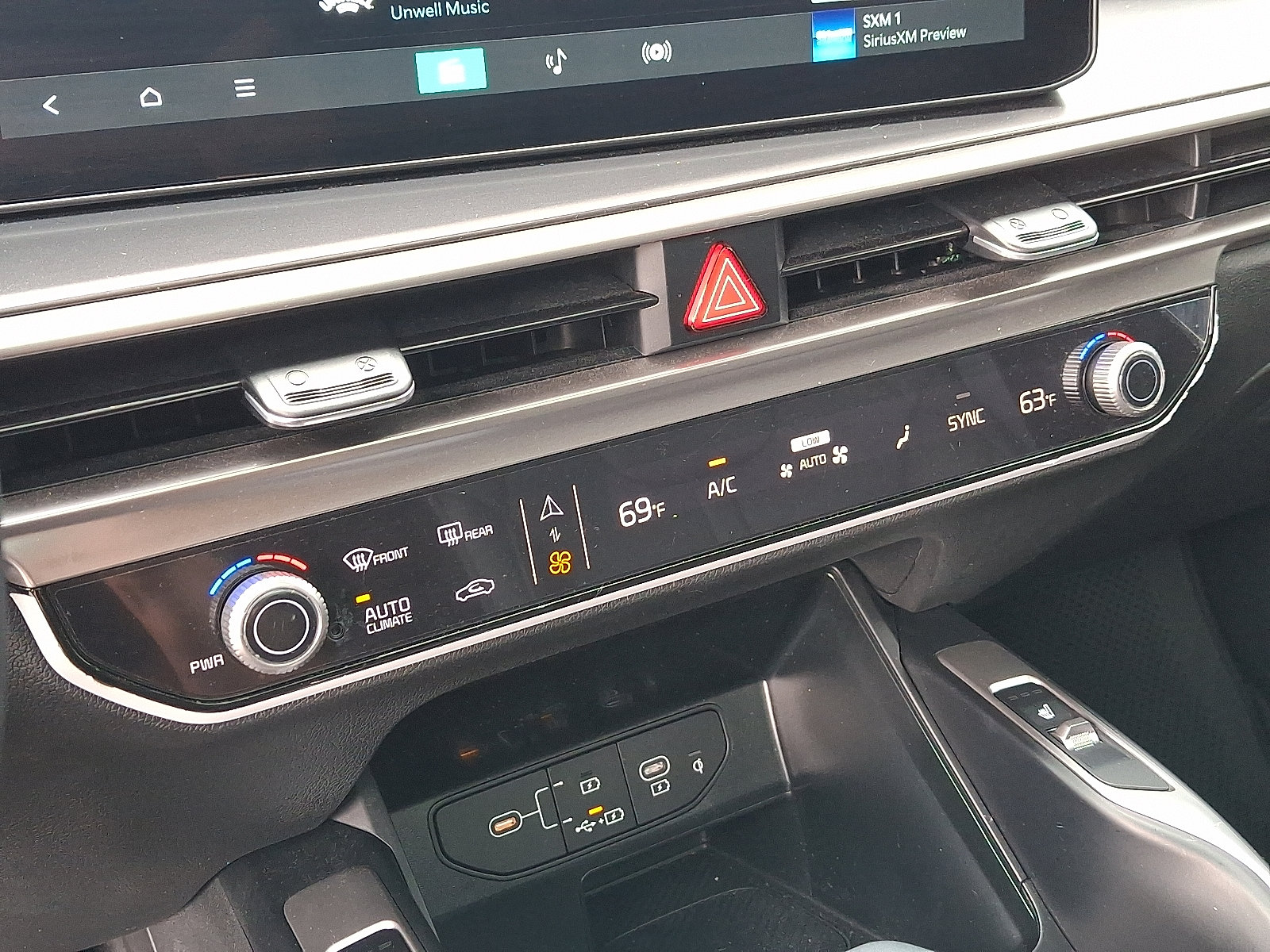 2024 Kia Sorento S - Photo 17