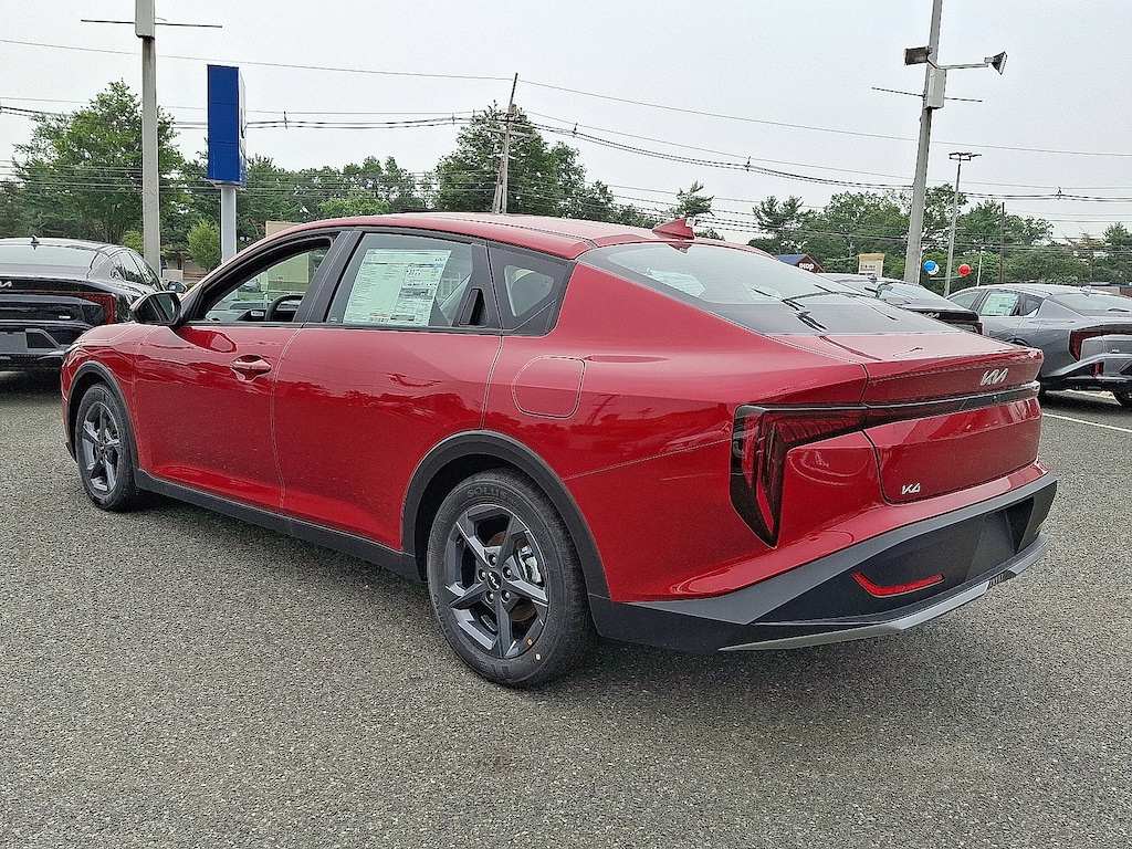 New 2025 Kia K4 LXS Sedan