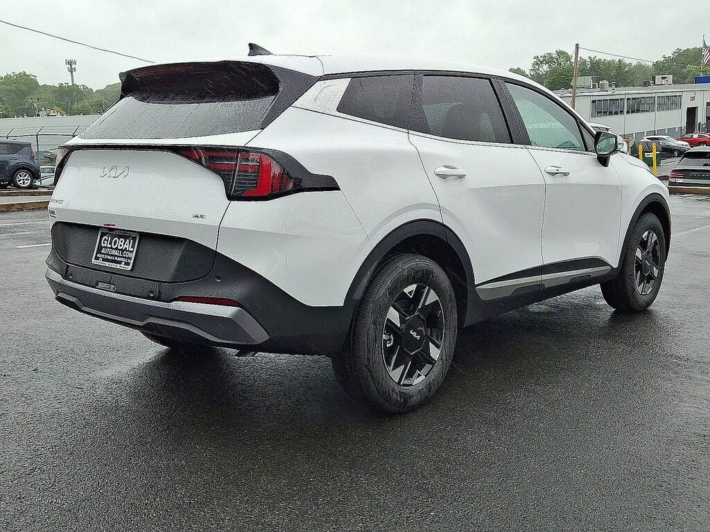 New 2026 Kia Sportage LX SUV
