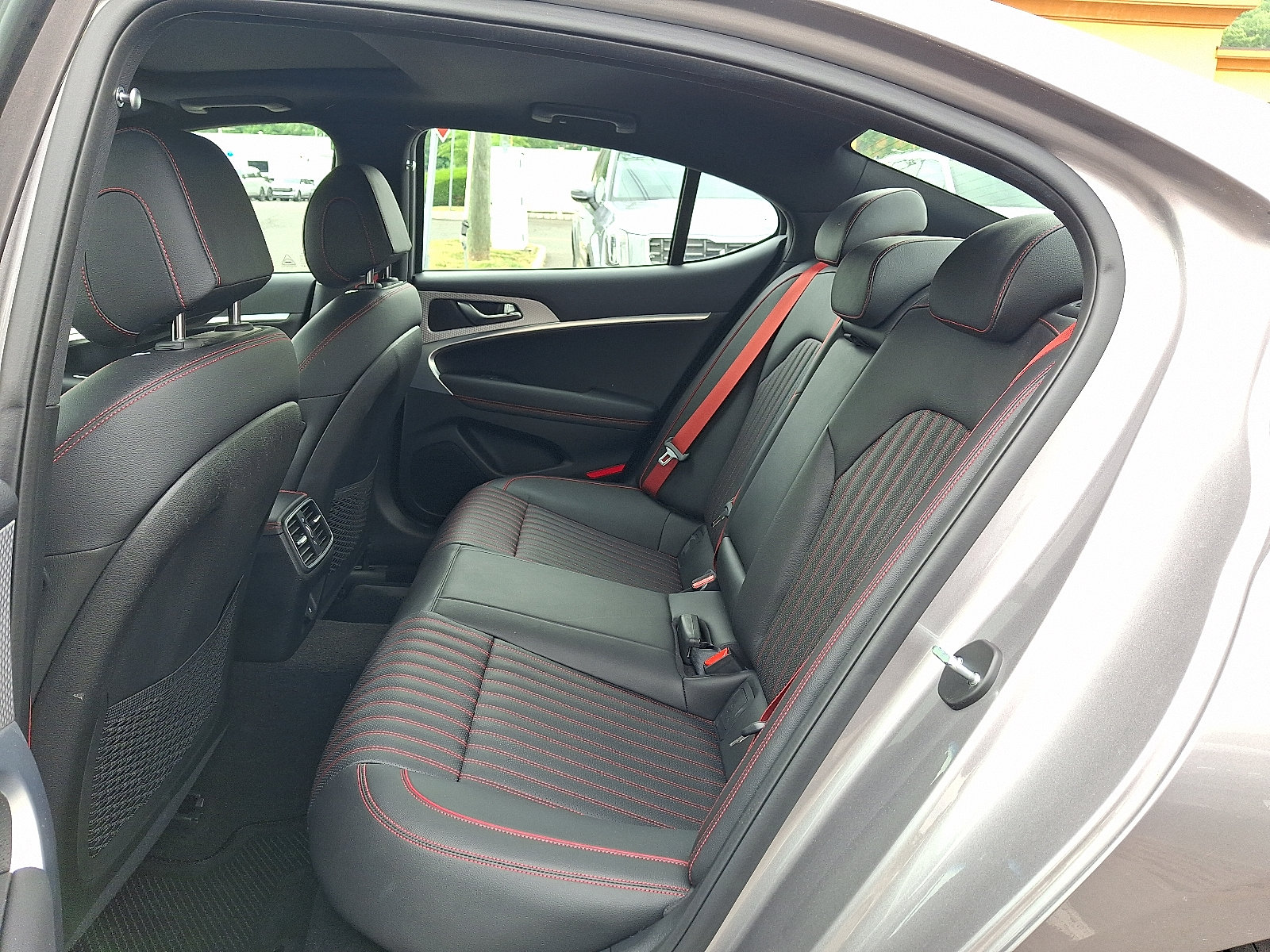 2023 GENESIS G70 Standard - Photo 11