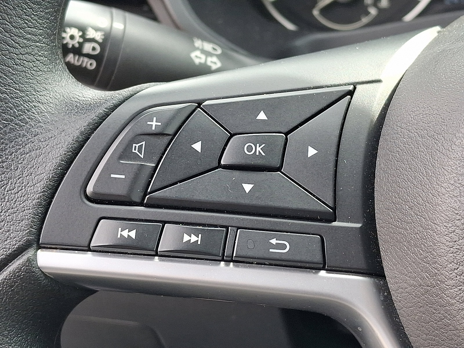 2025 Nissan Altima SV - Photo 21