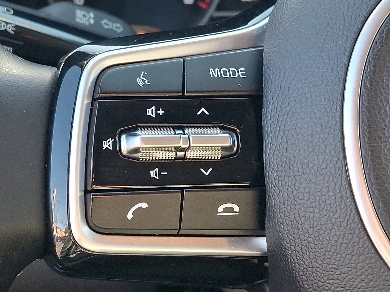 2022 Kia Sorento S - Photo 22