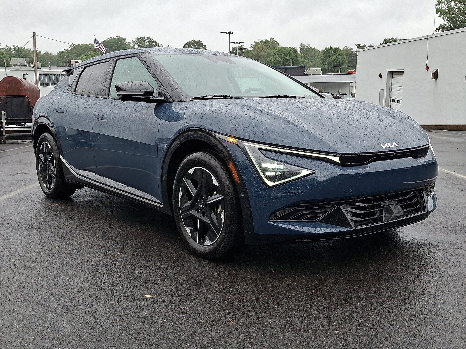 2025 Kia EV6 Wind photo 2