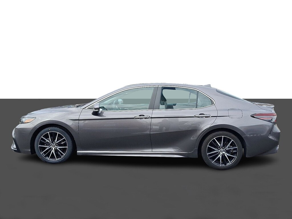 Used 2021 Toyota Camry SE Sedan