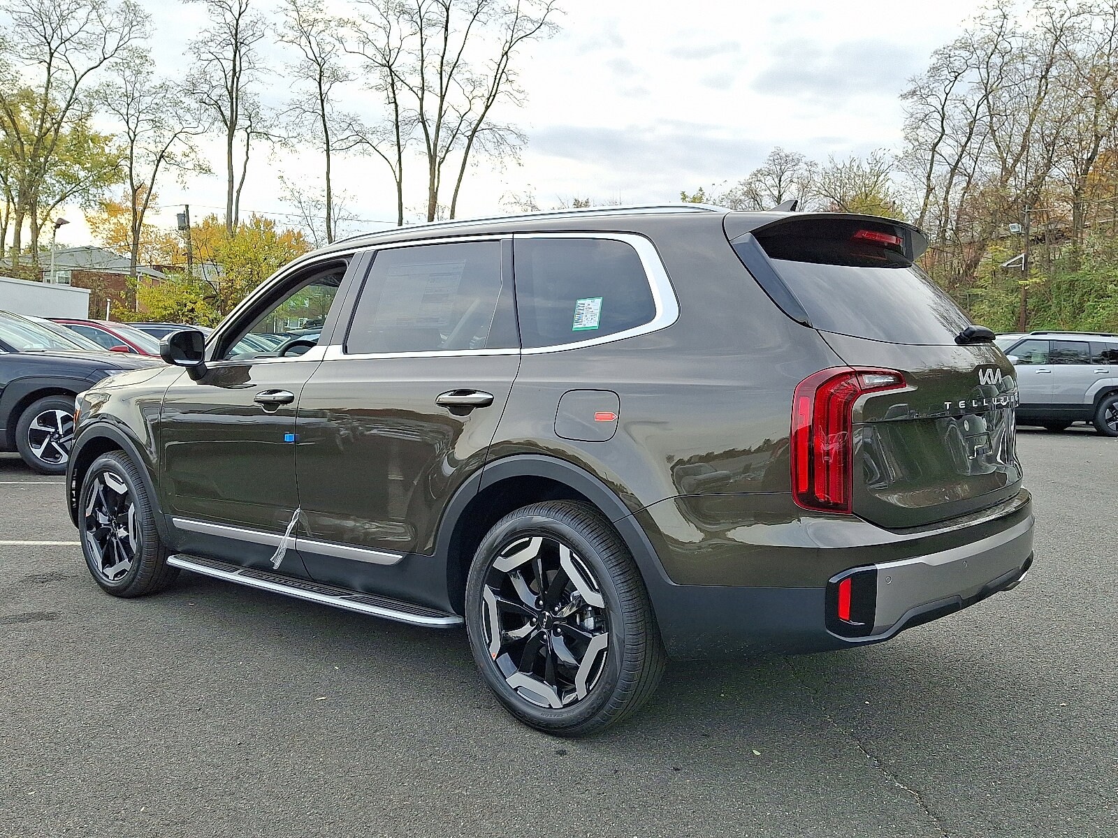 2025 Kia Telluride S photo 3