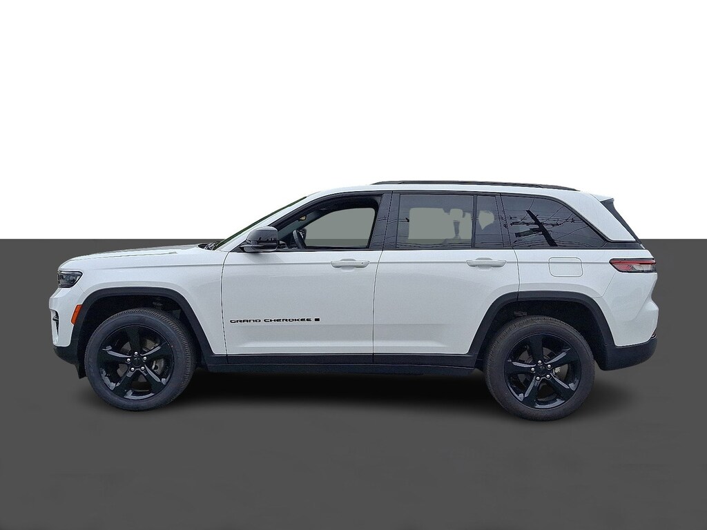 Used 2023 Jeep Grand Cherokee Laredo SUV