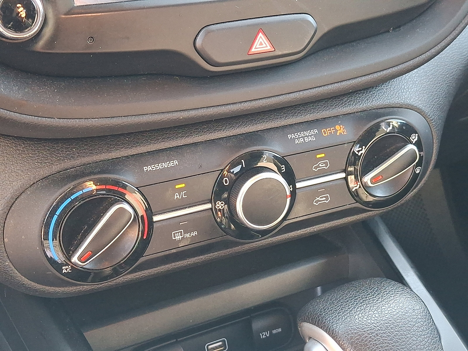 2022 Kia Soul LX - Photo 16