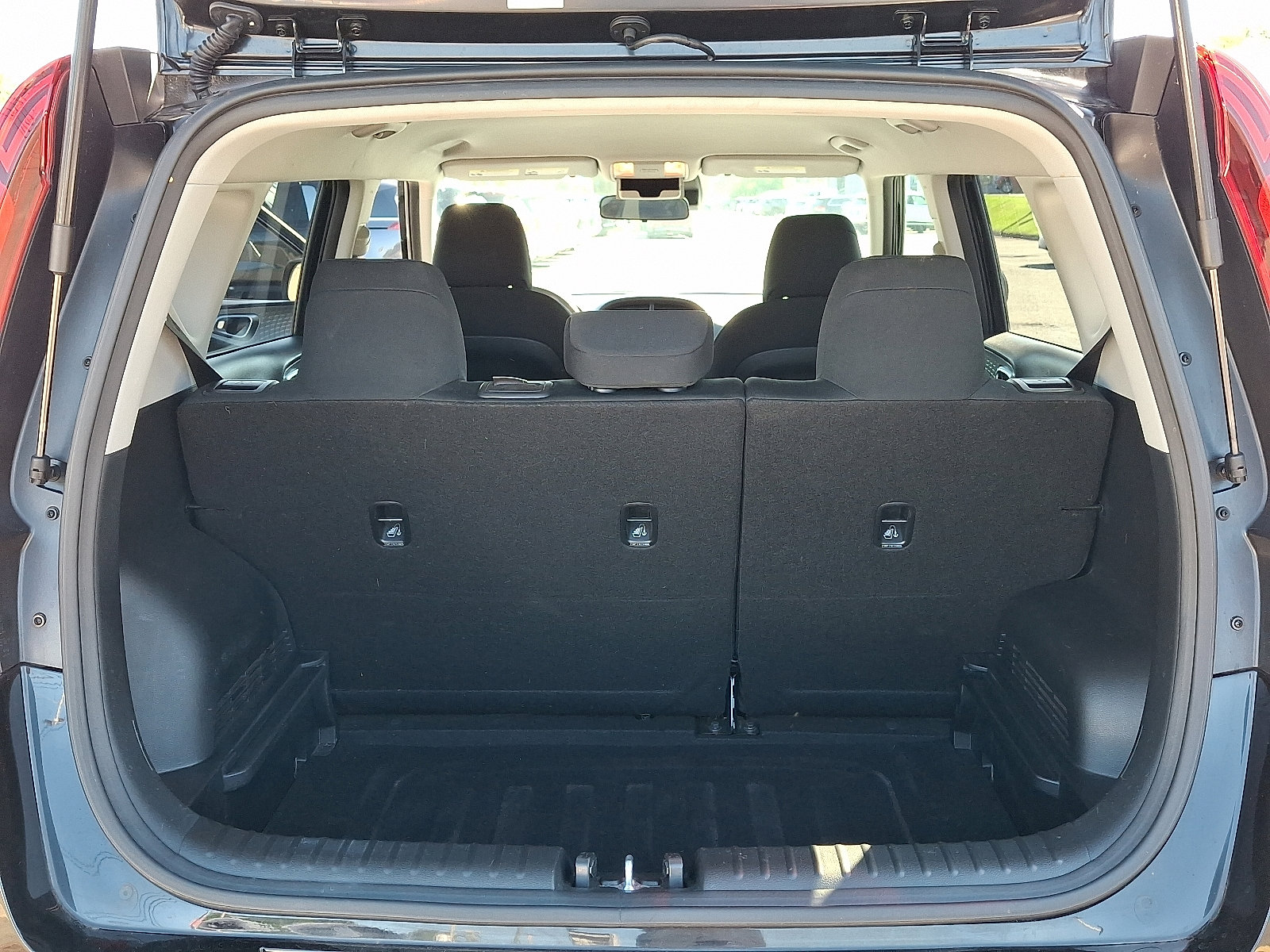 2022 Kia Soul LX - Photo 29