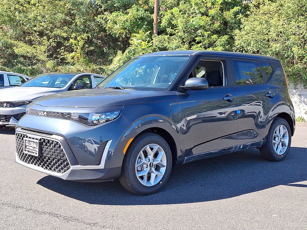 New 2025 Kia Soul LX Hatchback