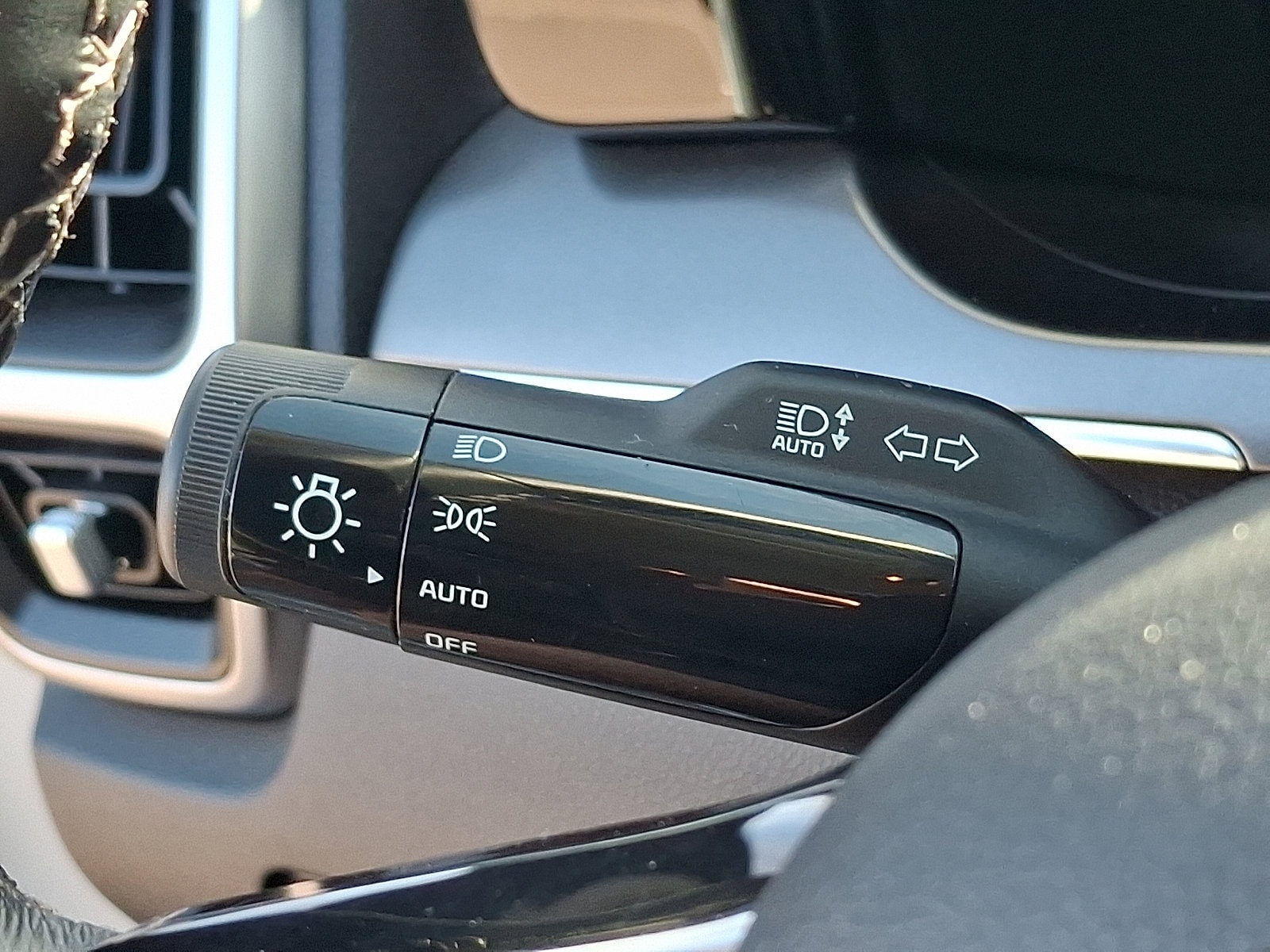 2022 Kia Sorento S - Photo 27