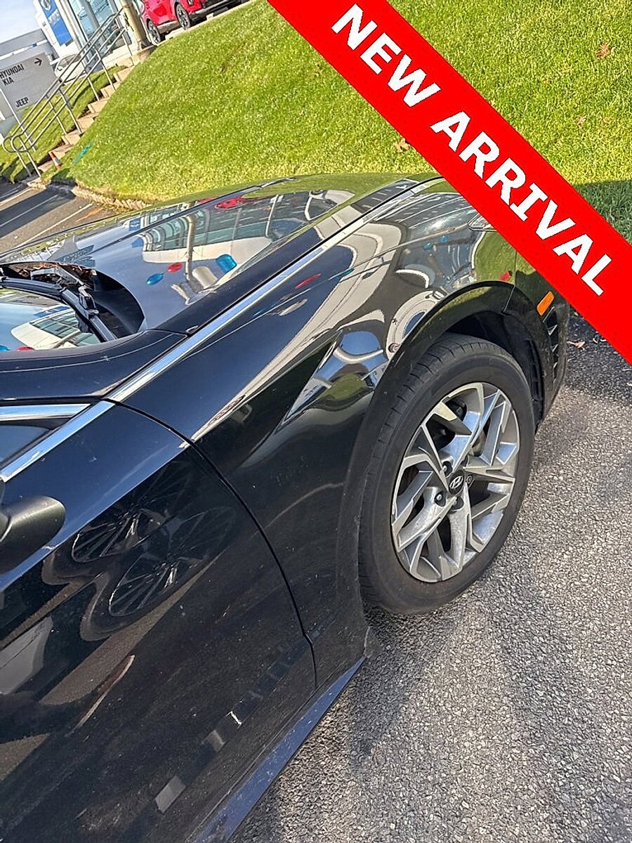 2023 Hyundai Sonata SEL photo 2