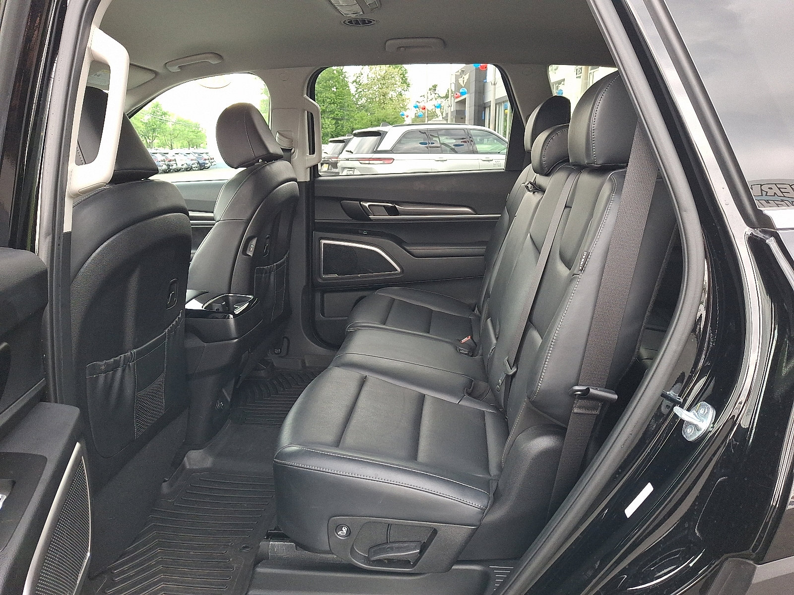 2024 Kia Telluride LX - Photo 11
