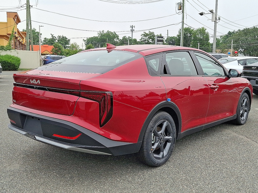 New 2025 Kia K4 LXS Sedan