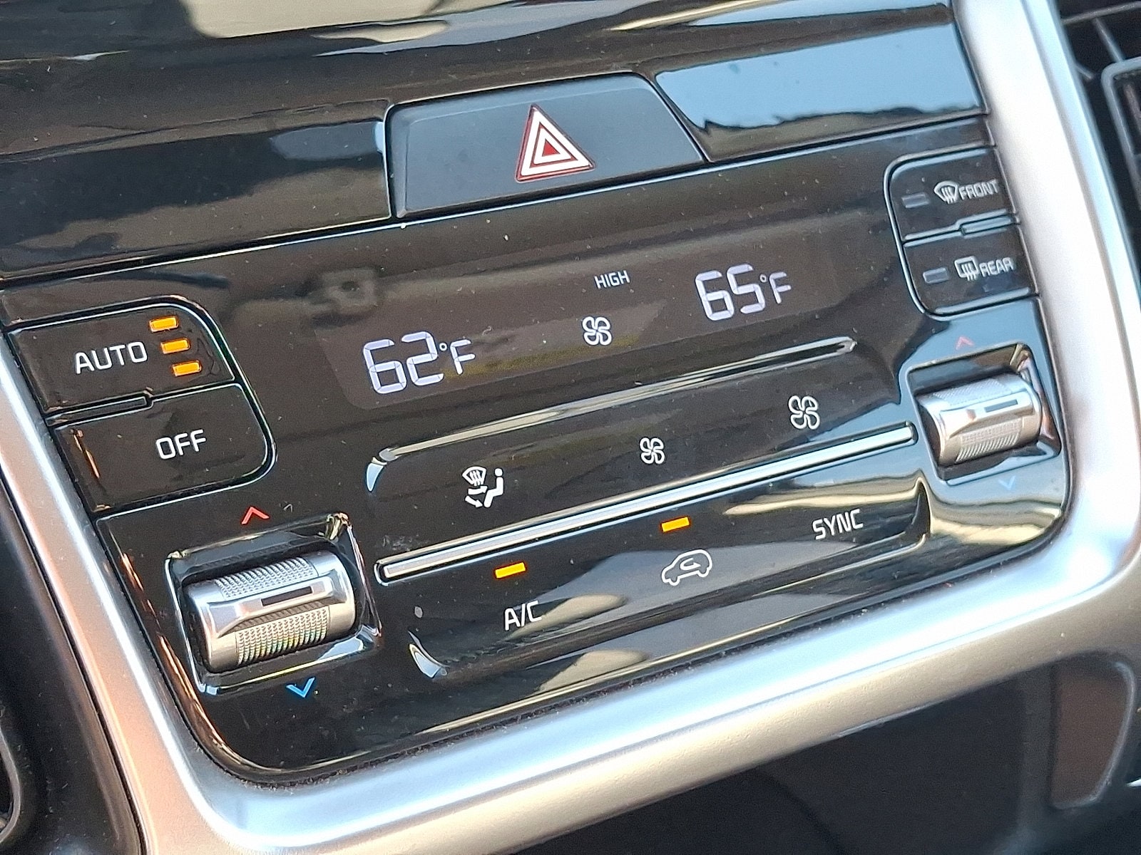 2022 Kia Sorento S - Photo 16