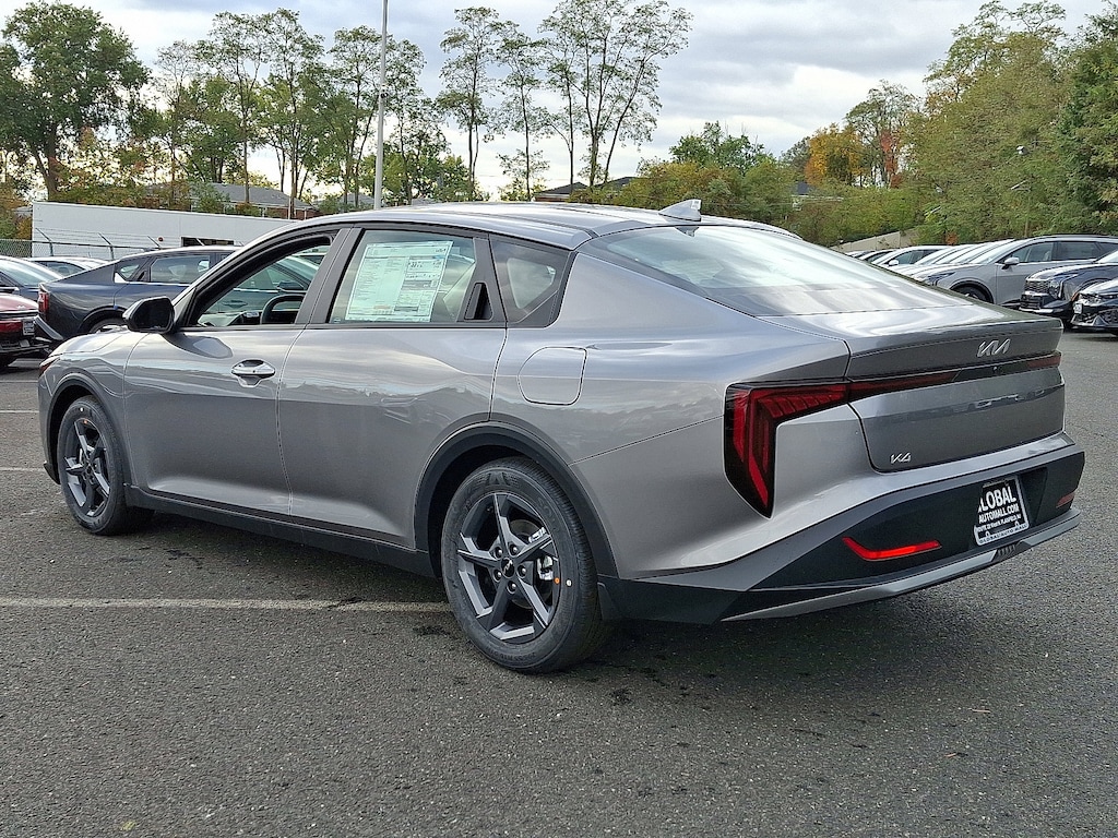 New 2025 Kia K4 LXS Sedan