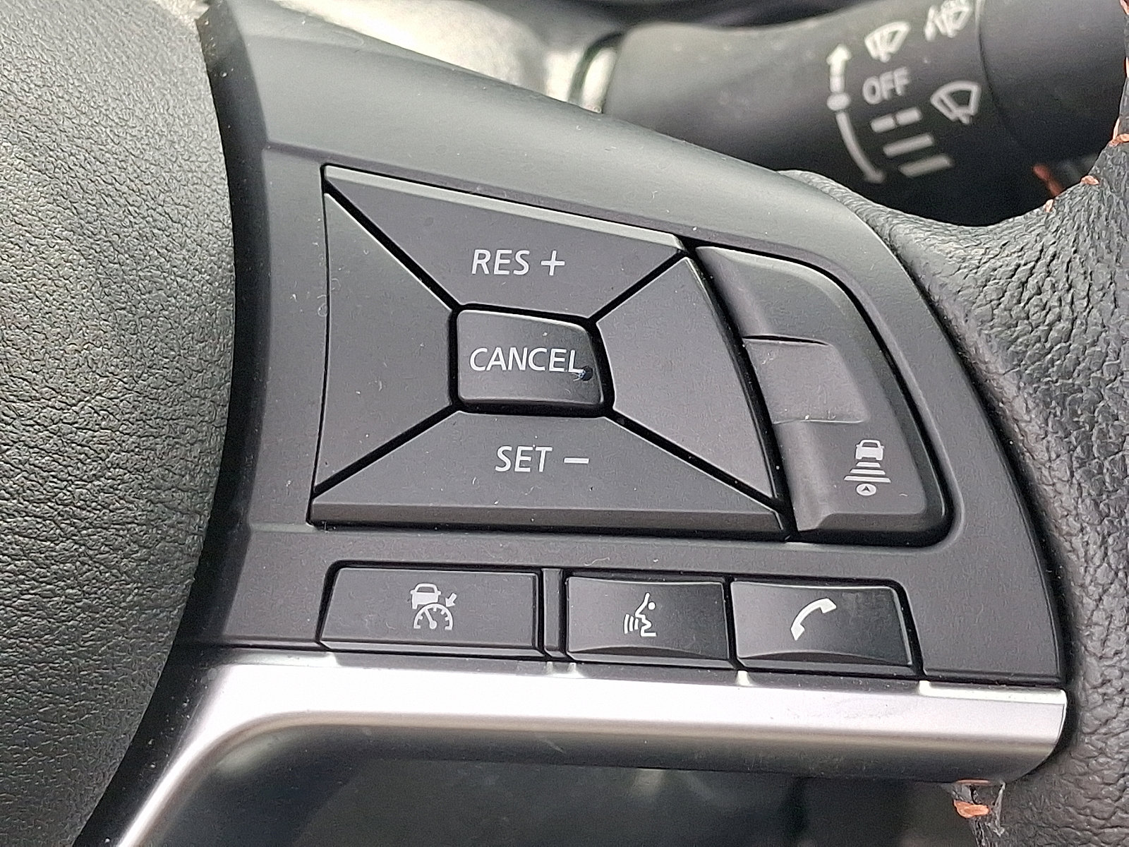 2023 Nissan Kicks SR - Photo 22