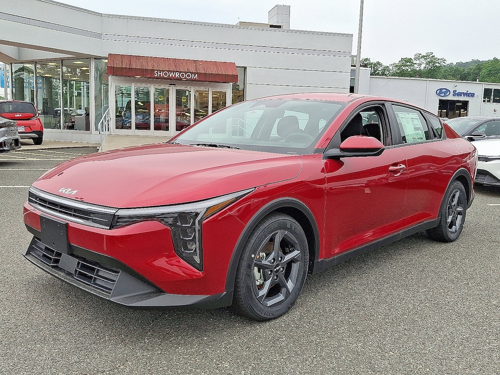 New 2025 Kia K4 LXS Sedan