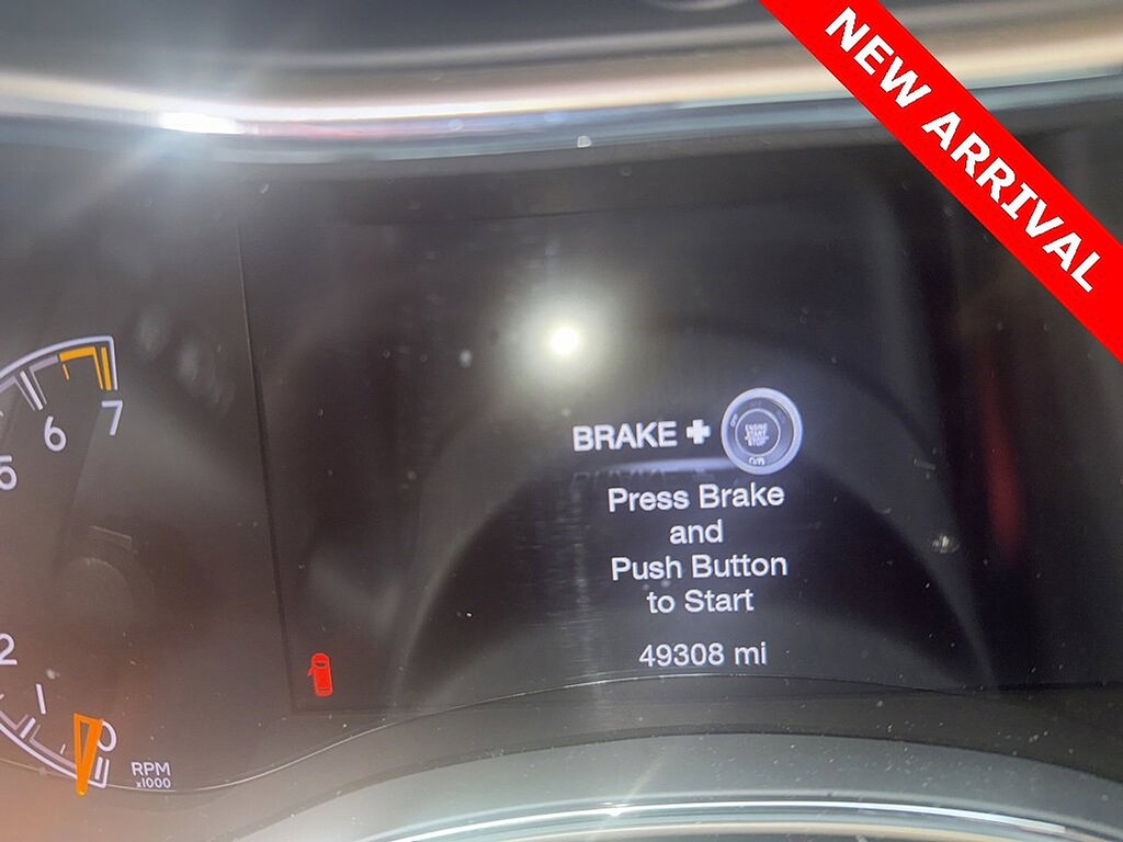 Used 2017 Jeep Grand Cherokee Limited 4x4 SUV