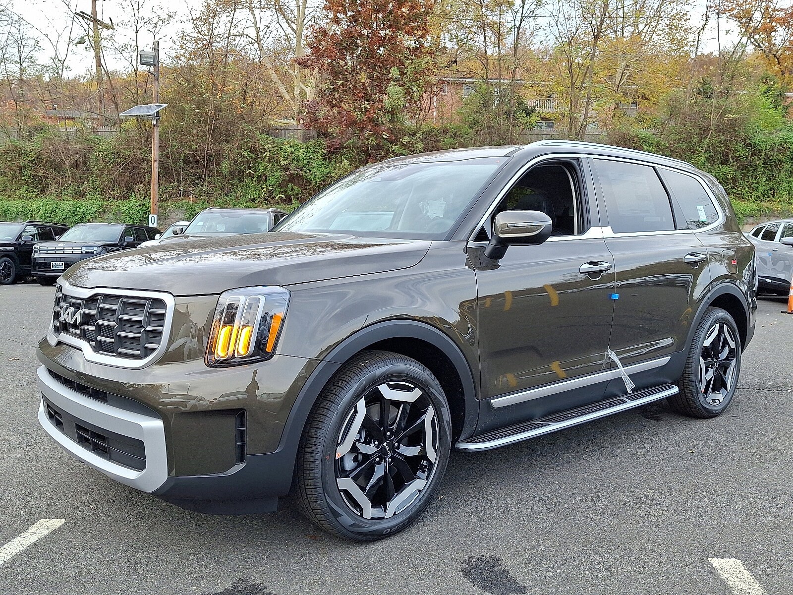 2025 Kia Telluride S photo 2