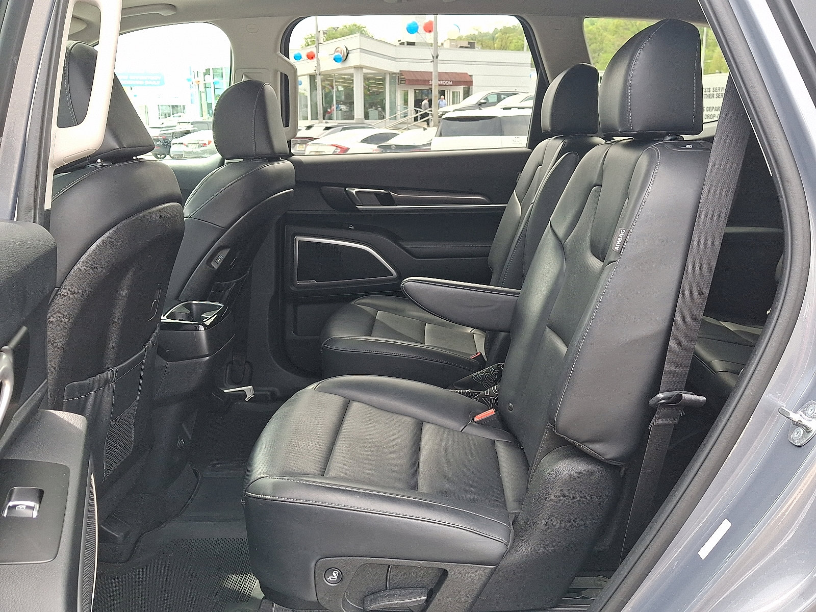 2024 Kia Telluride S - Photo 11
