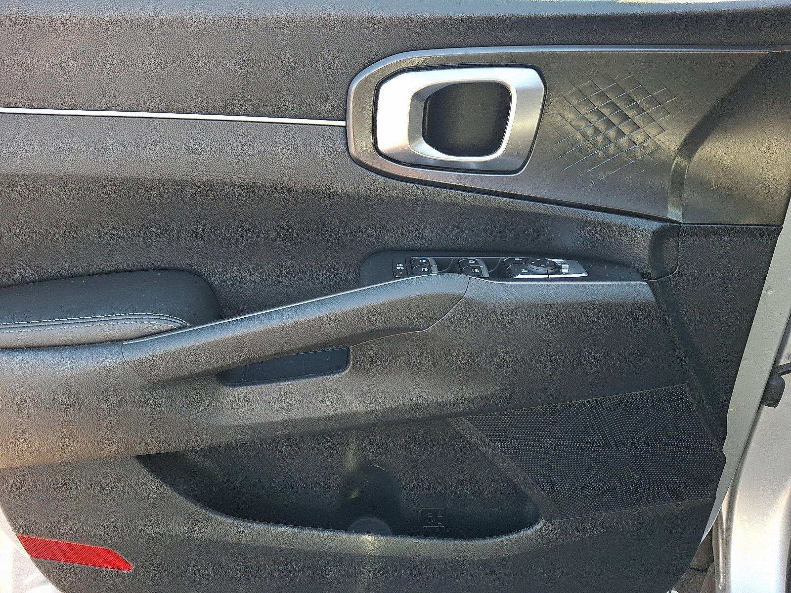 2022 Kia Sorento S - Photo 13