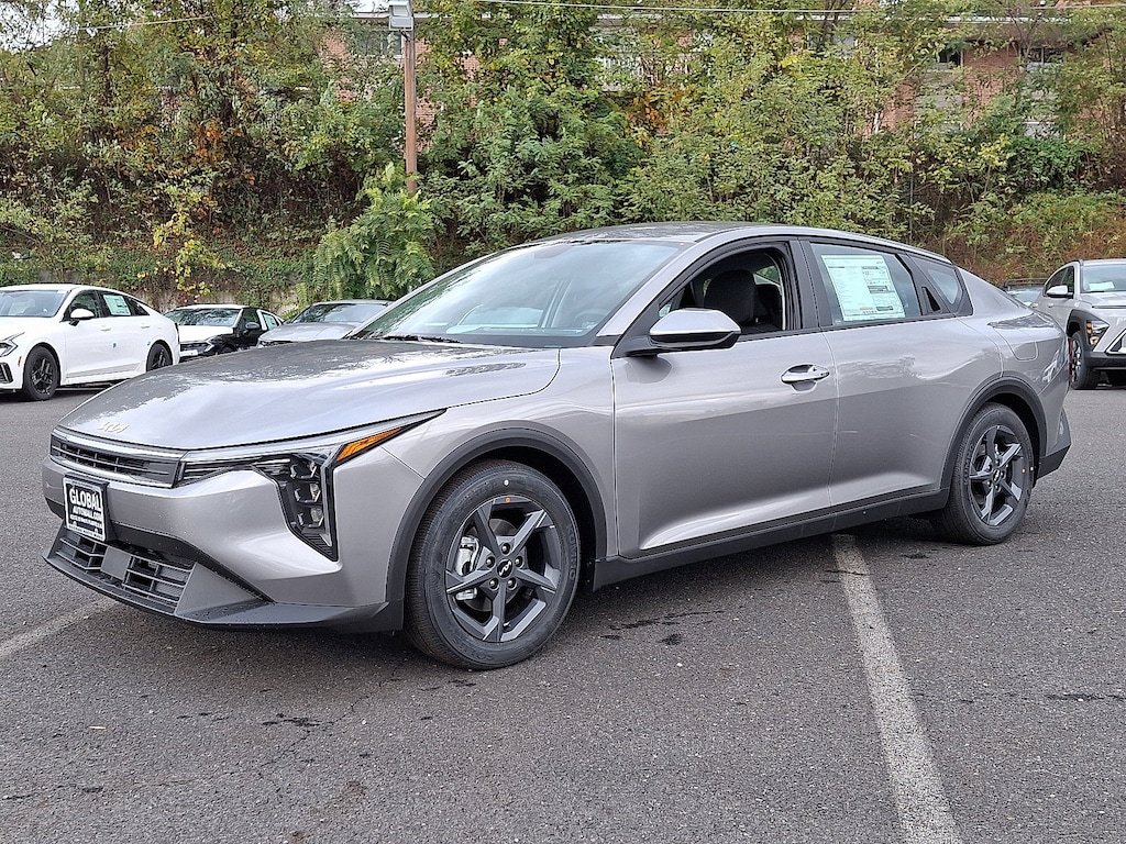 New 2025 Kia K4 LXS Sedan