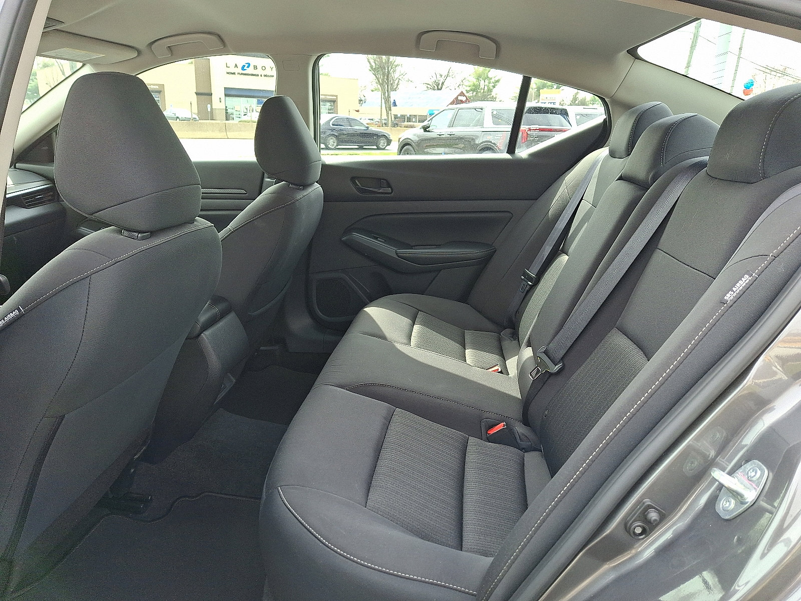 2025 Nissan Altima SV - Photo 11