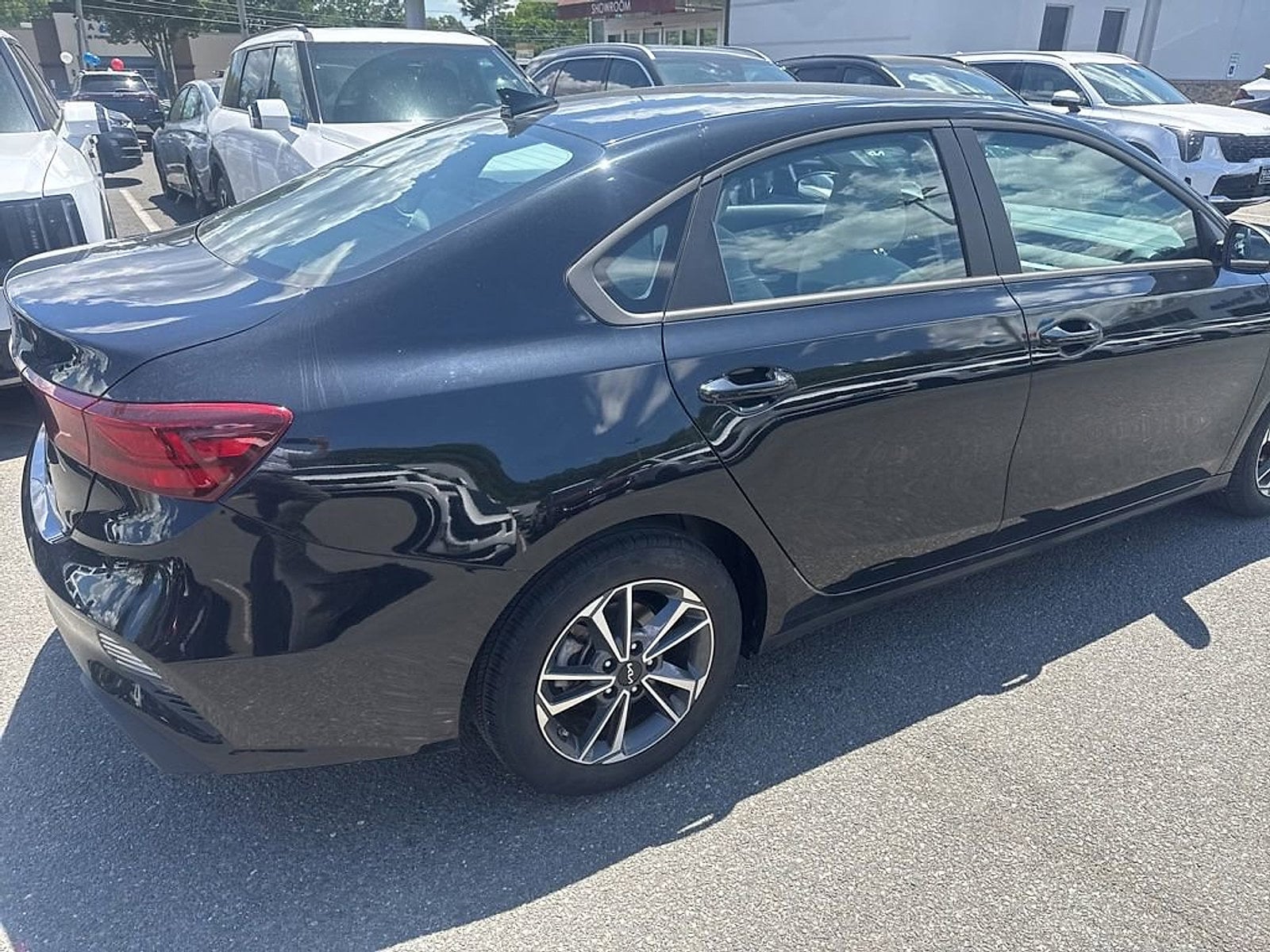 2023 Kia Forte LXS - Photo 6