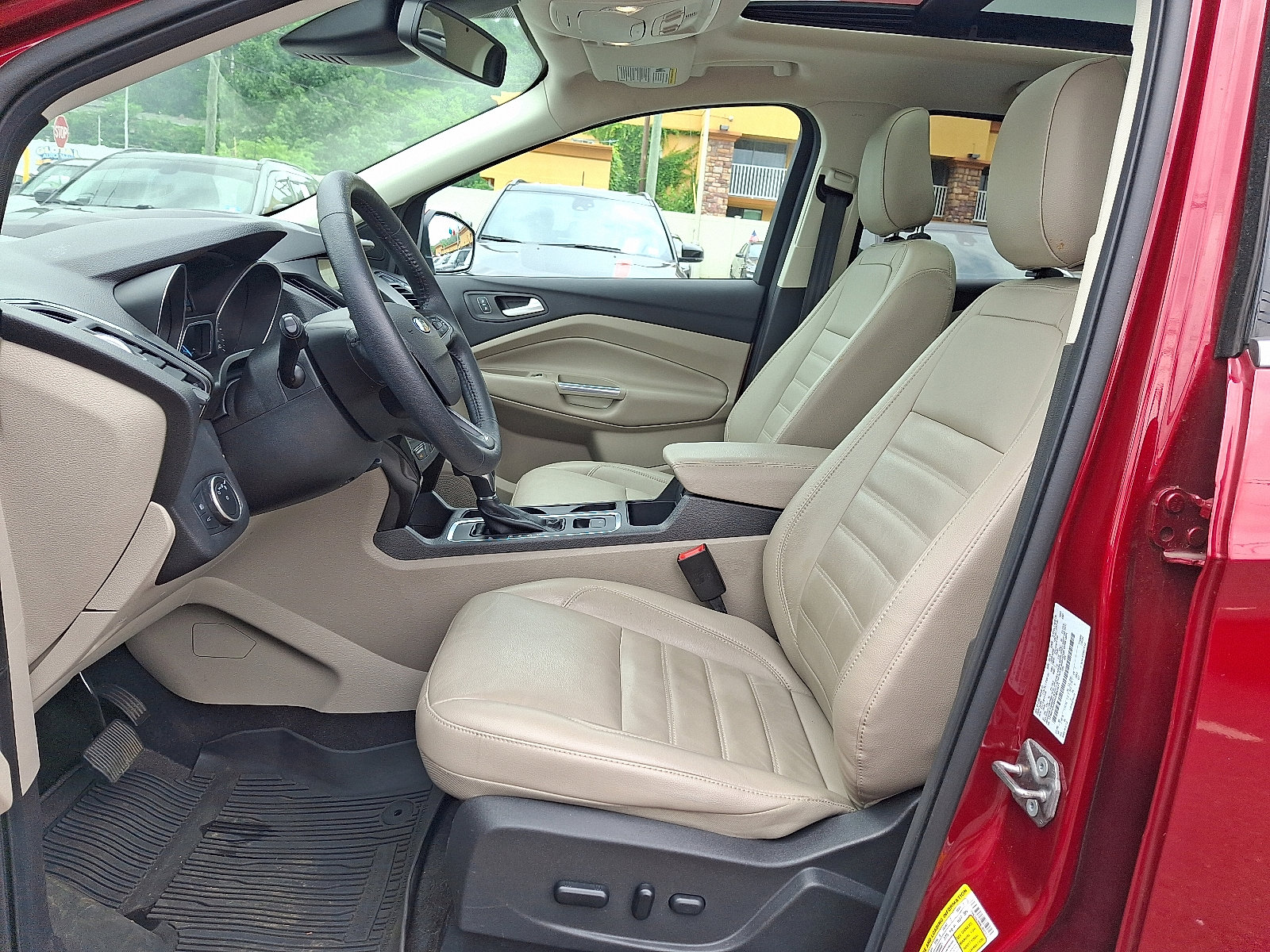 2019 Ford Escape Titanium - Photo 14