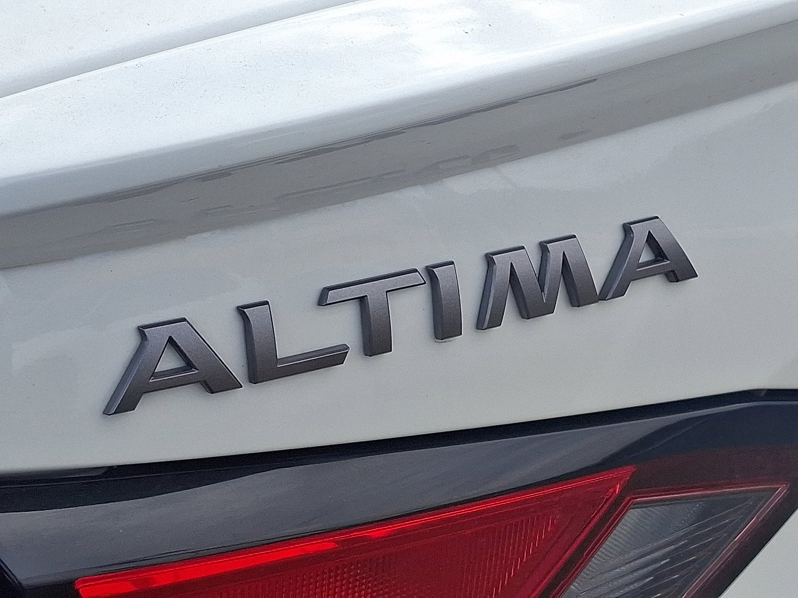 2025 Nissan Altima SV - Photo 31