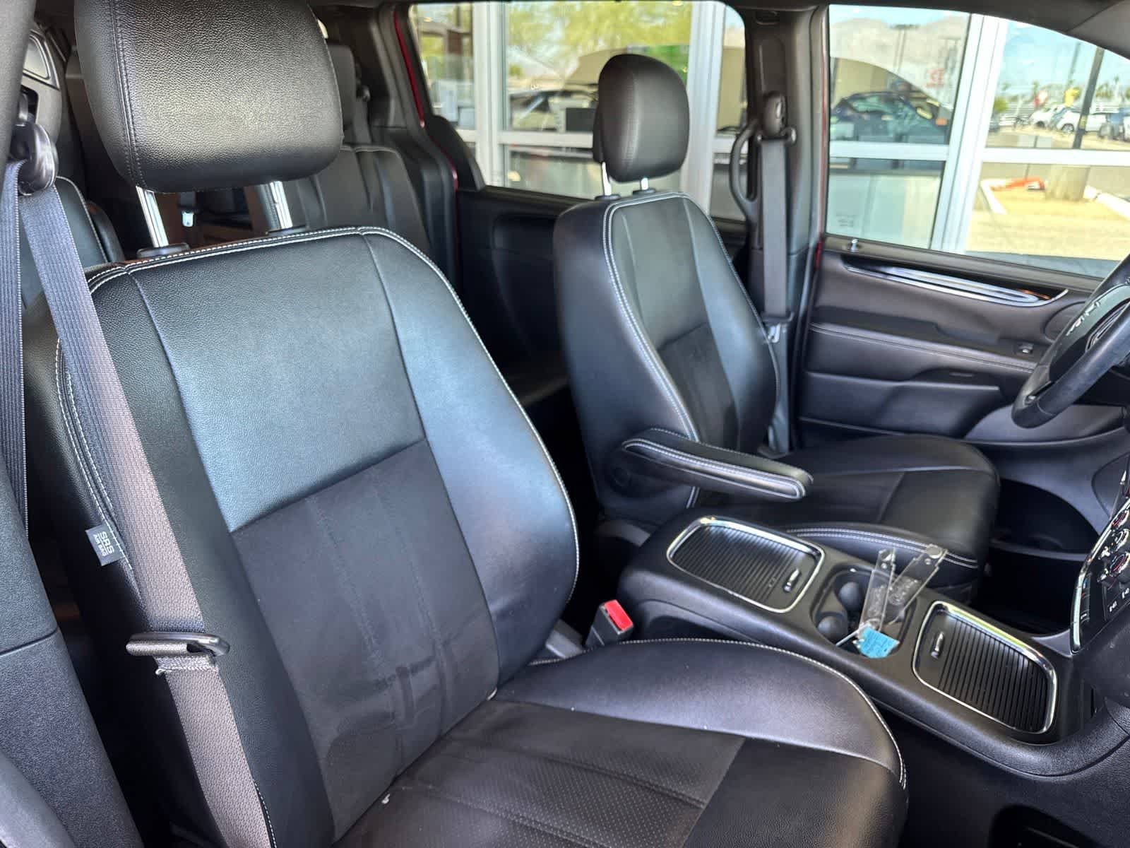 Thumbnail: 2019 Dodge Grand Caravan - 14