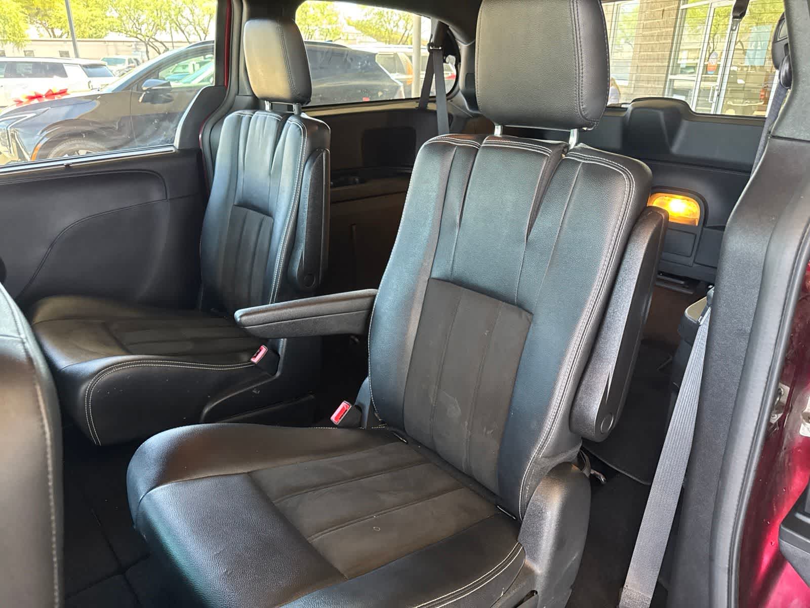 Thumbnail: 2019 Dodge Grand Caravan - 12