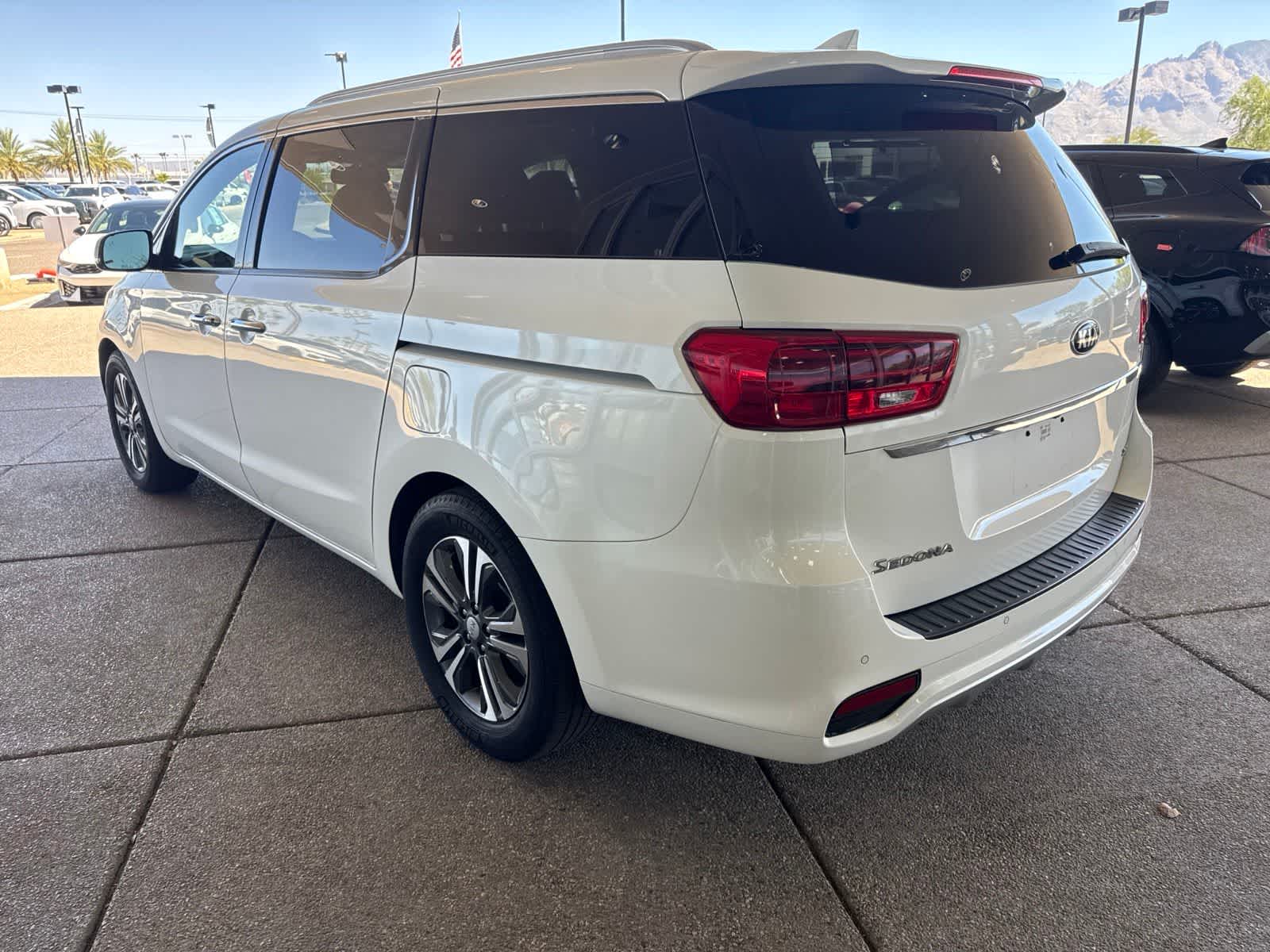 Thumbnail: 2021 Kia Sedona - 3