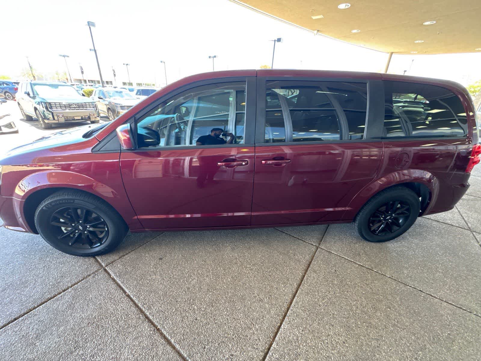 Thumbnail: 2019 Dodge Grand Caravan - 3
