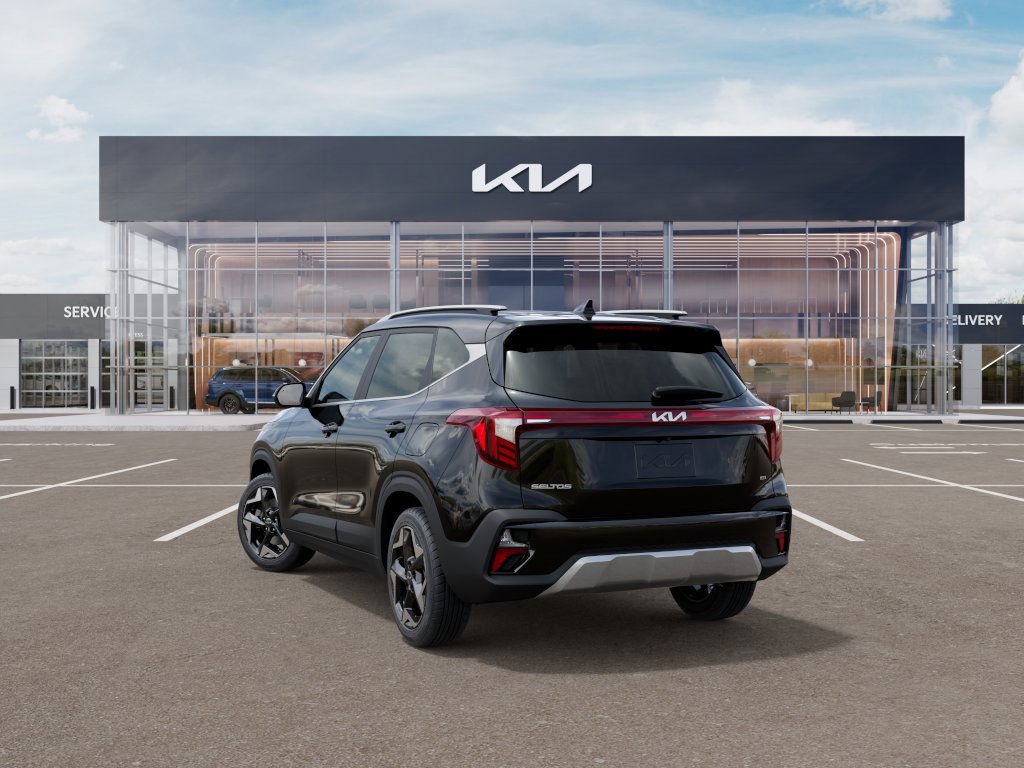 2024 Kia Seltos EX photo 4