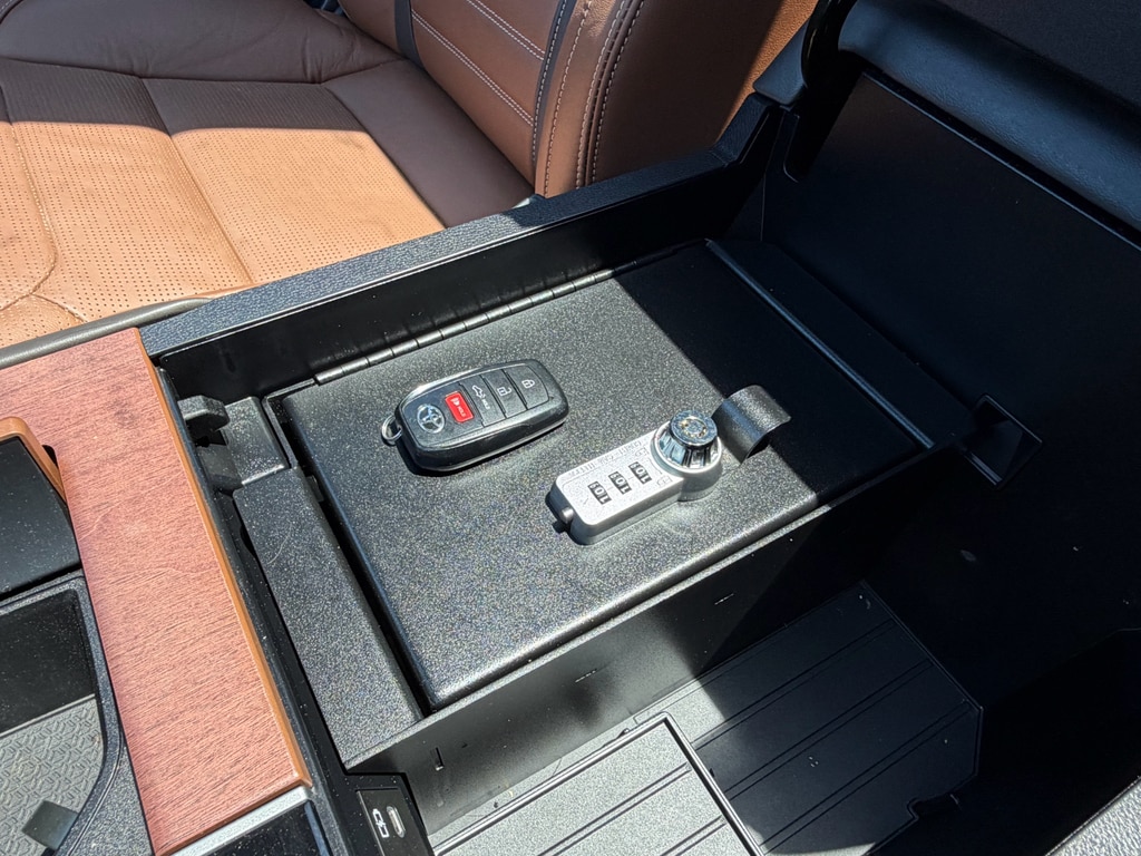 2025 Toyota Tundra 1794 Edition - Photo 39