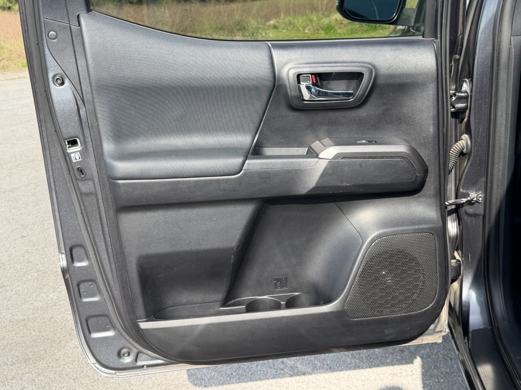 2020 Toyota Tacoma TRD Off Road - Photo 15