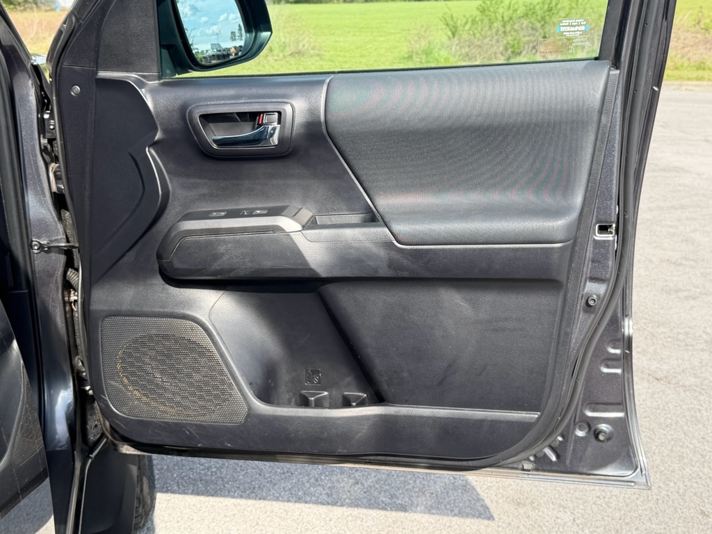 2020 Toyota Tacoma TRD Off Road - Photo 19