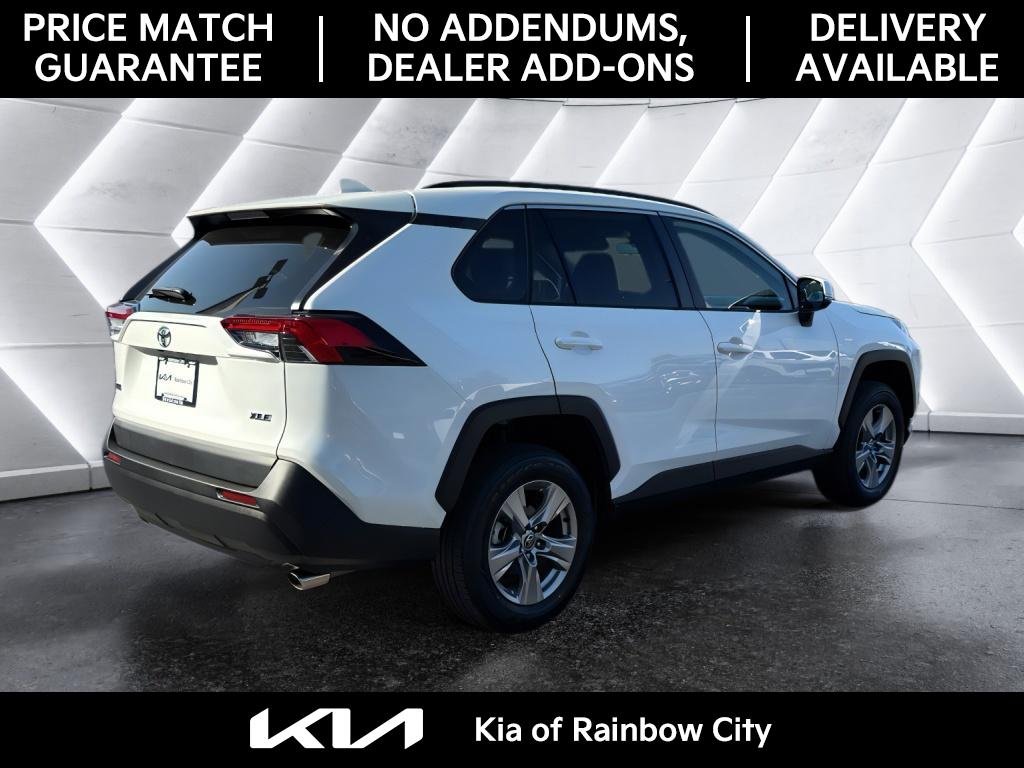 2022 Toyota RAV4 XLE photo 3