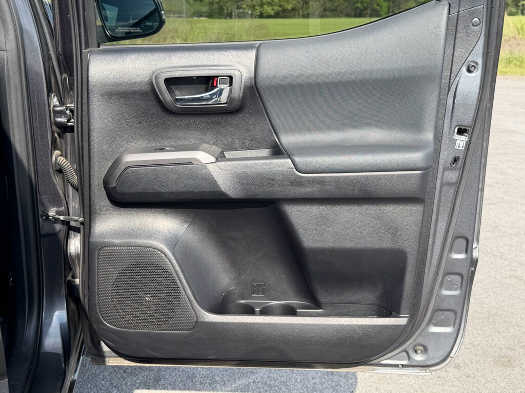 2020 Toyota Tacoma TRD Off Road - Photo 17