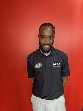 Staff member Mandrell Young from ID_b525cb31b9dc