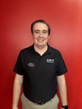 Staff member Mitchell Johnson from ID_15d5fa6252d3