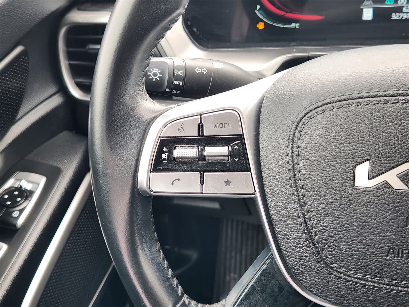 Thumbnail: 2023 Kia Telluride - 26