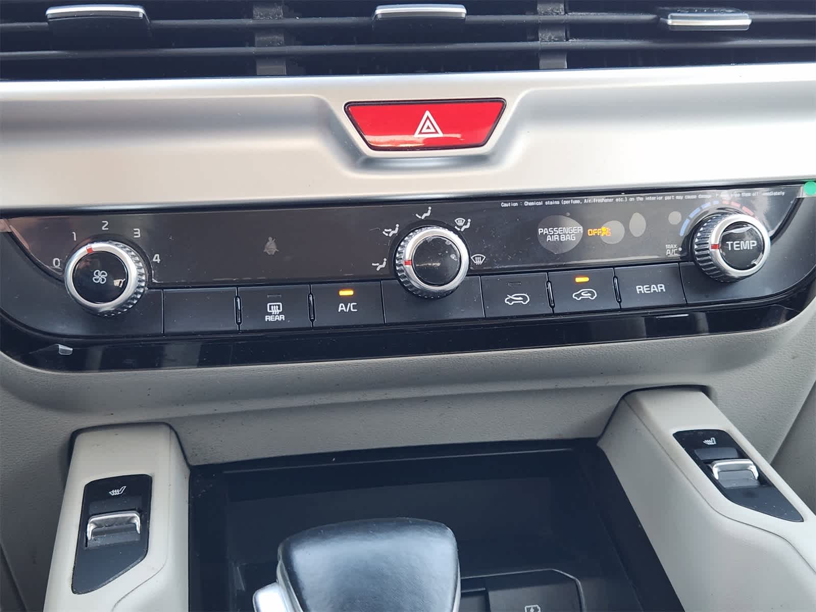 Thumbnail: 2020 Kia Telluride - 19