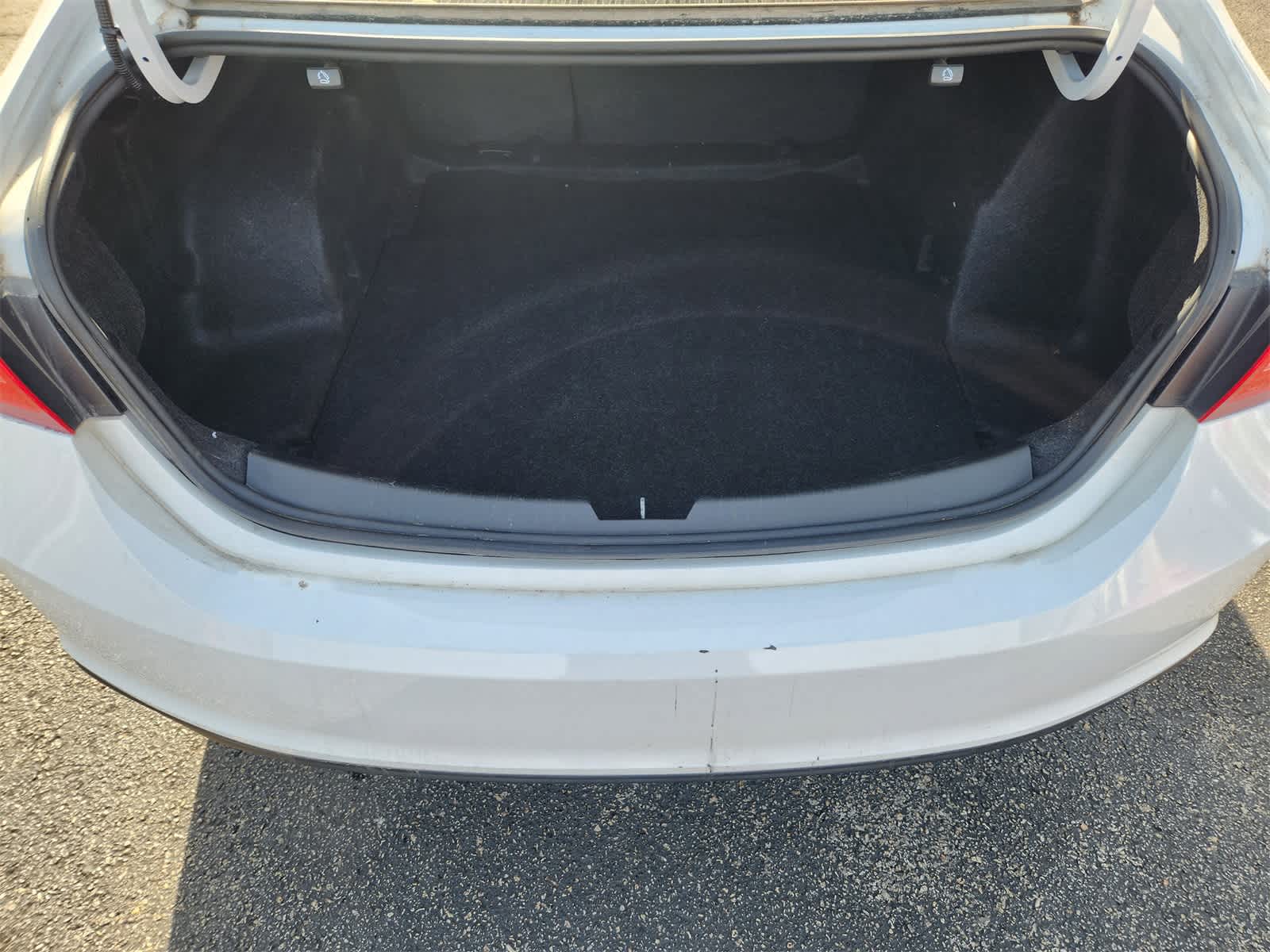 Thumbnail: 2023 Chevrolet Malibu - 31