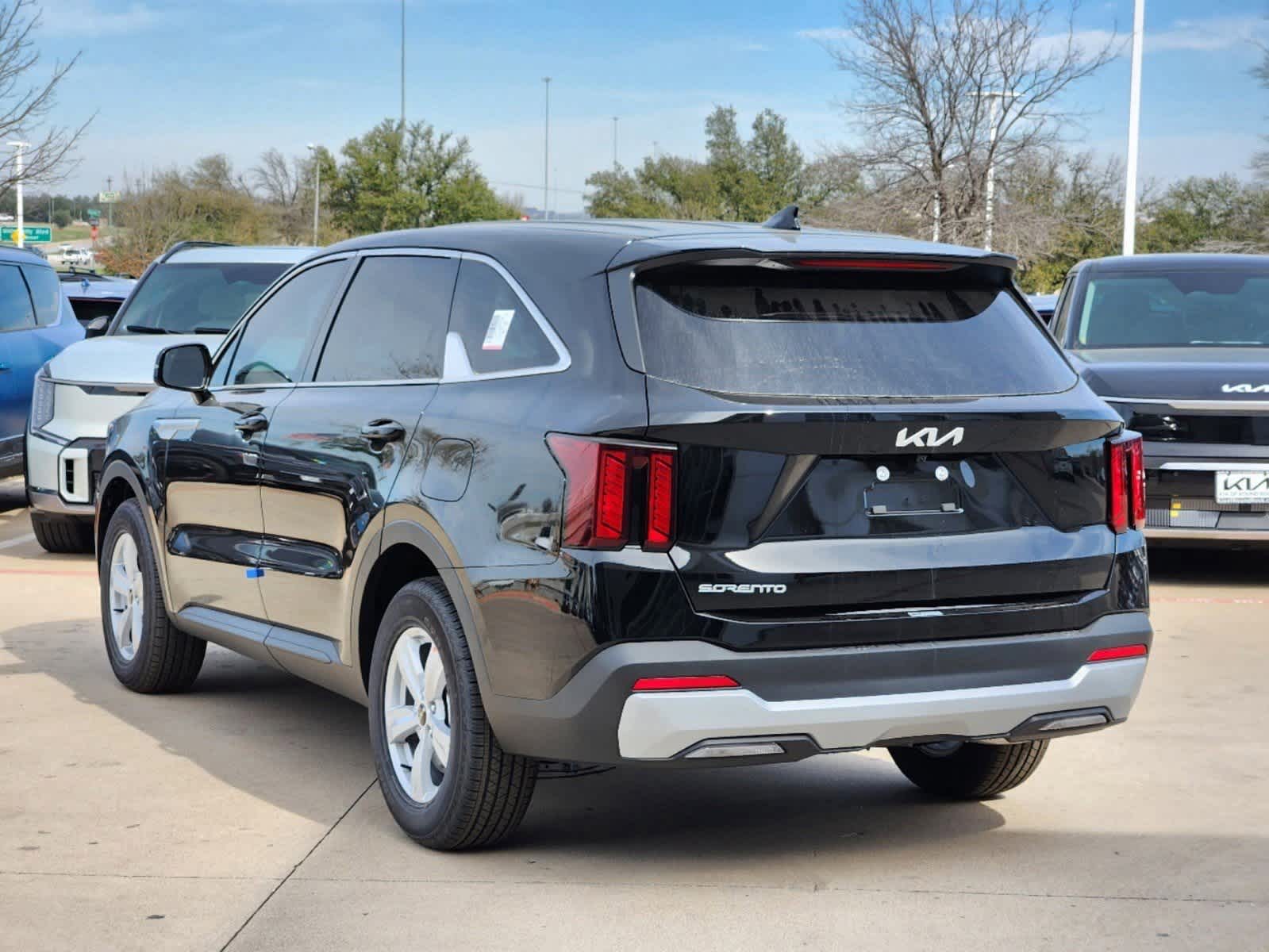 Thumbnail: 2025 Kia Sorento - 4