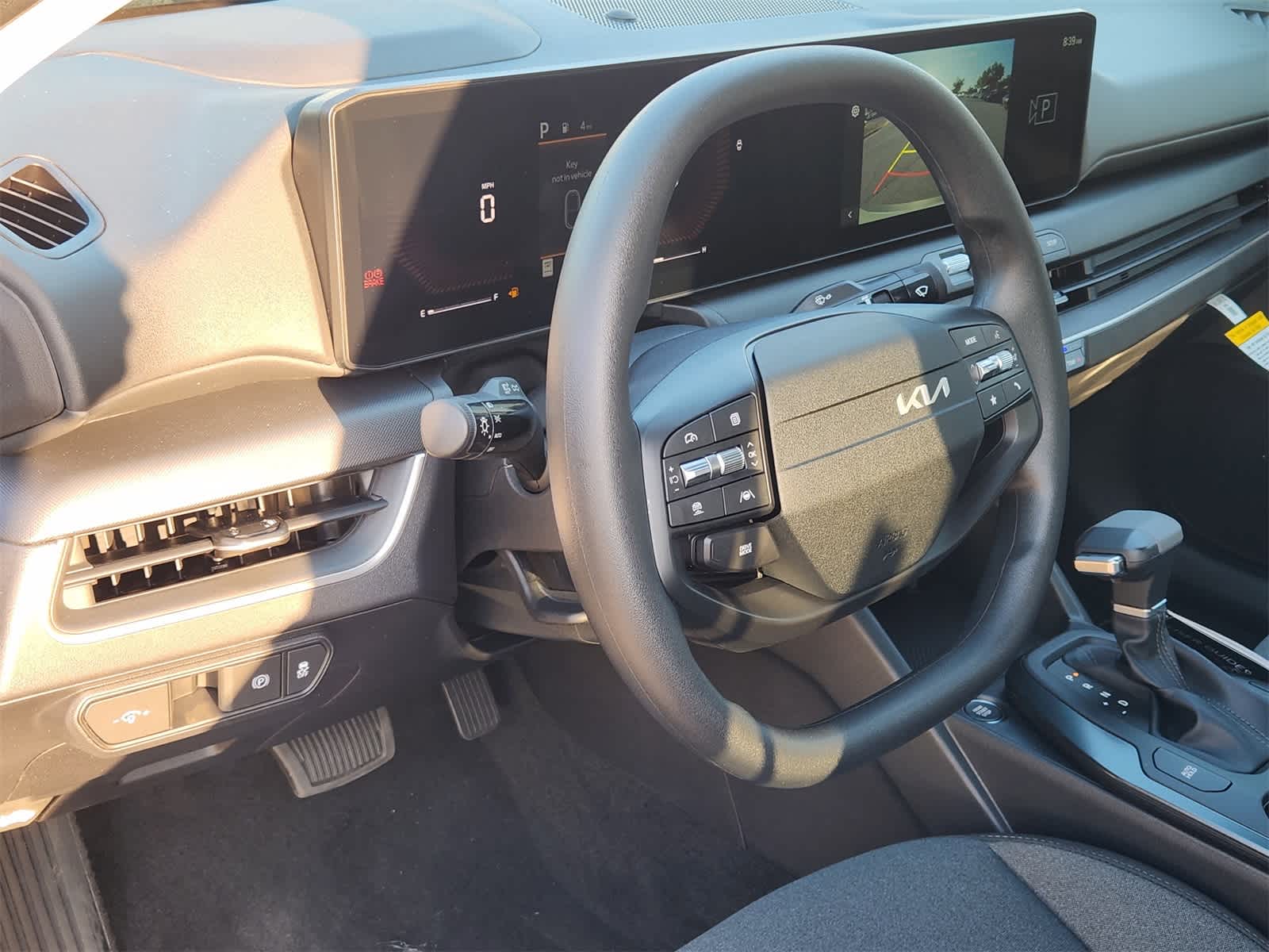 2025 Kia K4 LXS photo 2