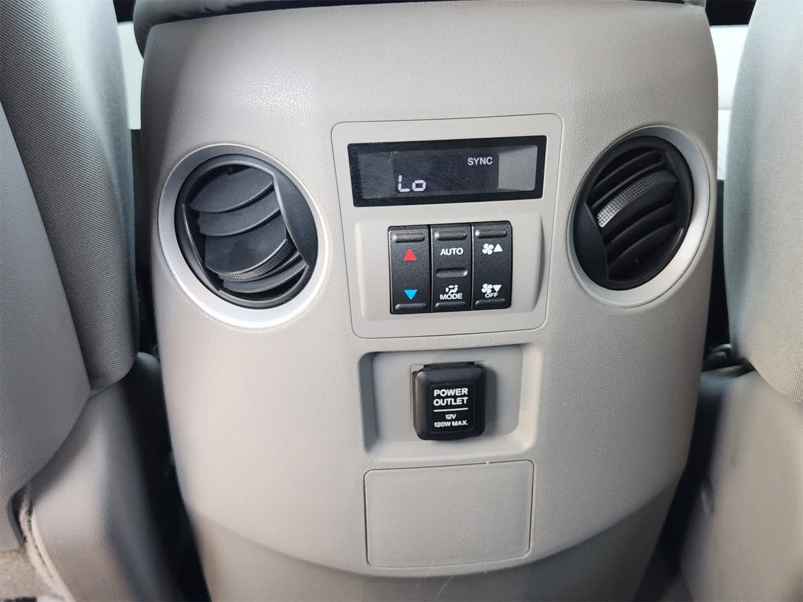 Thumbnail: 2010 Honda Pilot - 27