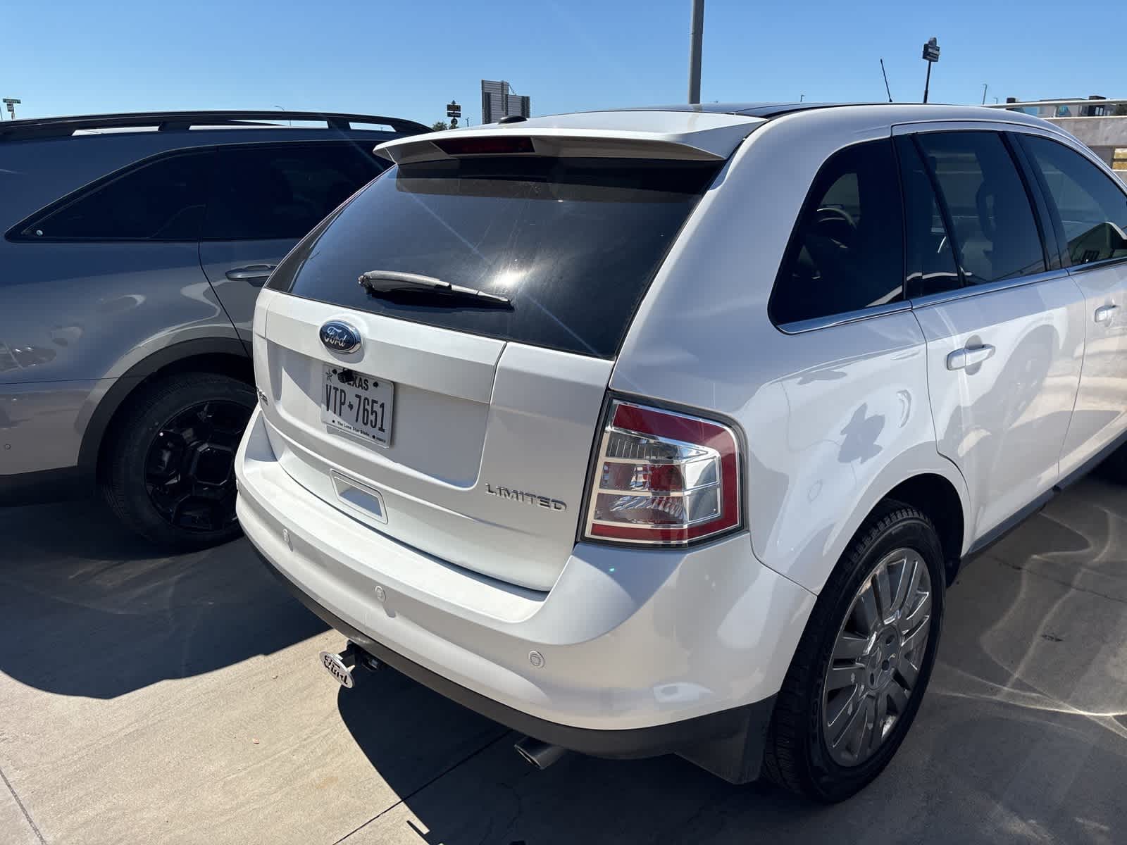 Thumbnail: 2010 Ford Edge - 3