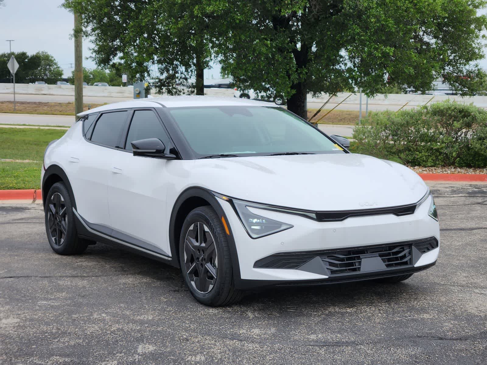 Thumbnail: 2026 Kia EV6 - 3